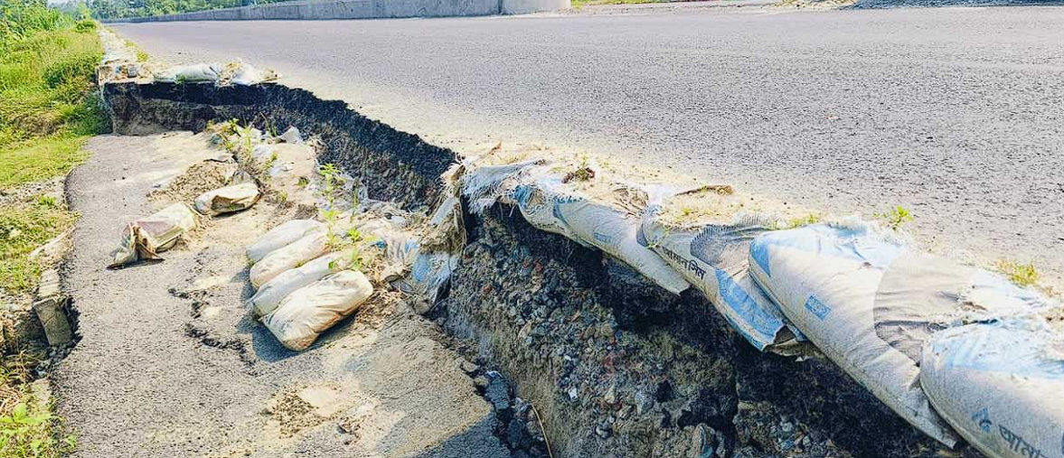 Fifteen Spots Damaged on Natore-Bogura Highway, Increasing Accident Risks
