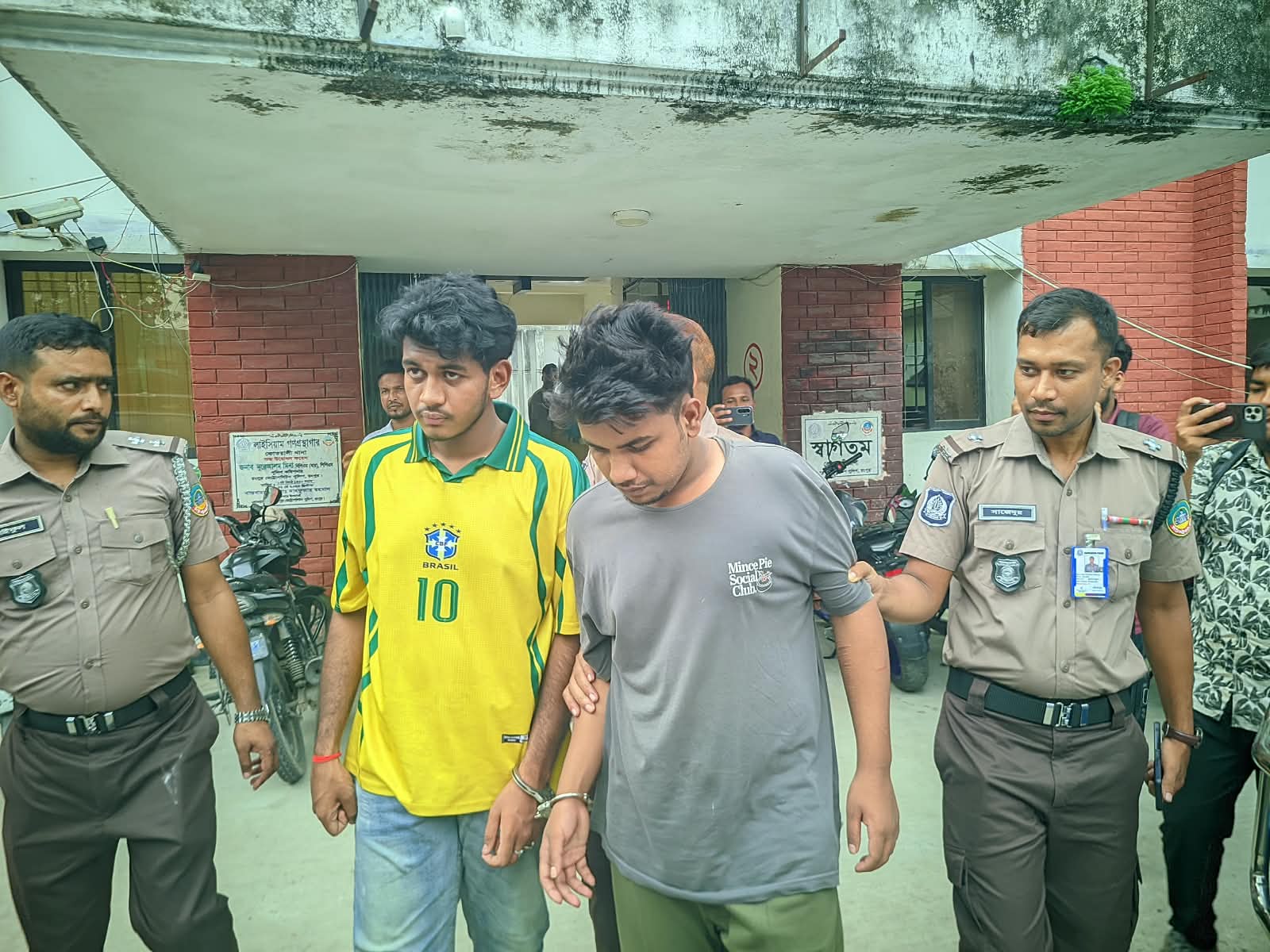 Two Youths Arrested in Rangpur for Attempted Schoolgirl Rape and Blackmail