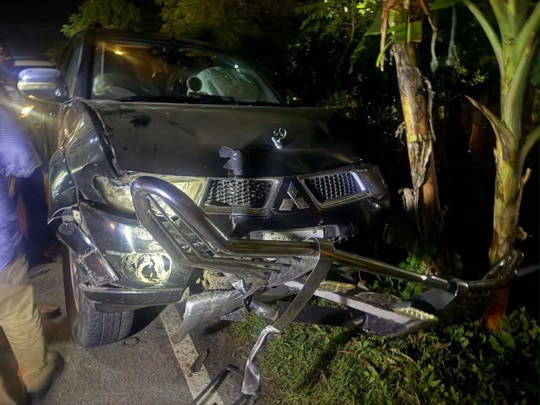 Satkhira District Council Administrator narrowly escapes road accident in Jashore's Keshabpur