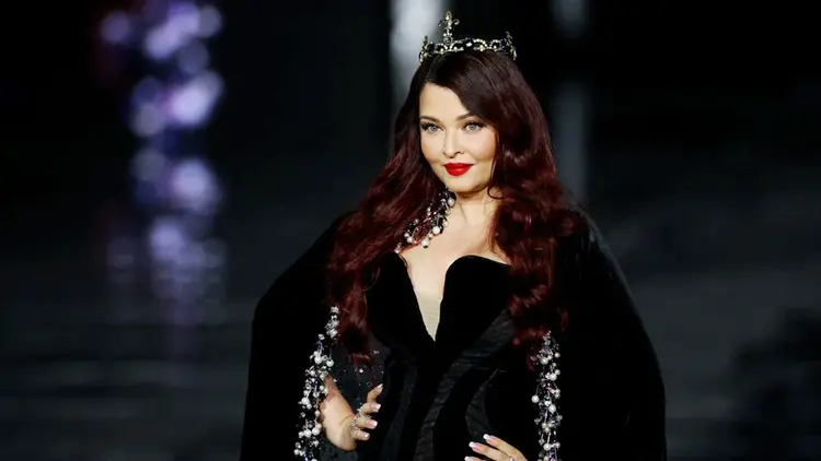 Aishwarya Rai Bachchan Dazzles in Regal Avatar at Paris Fashion Week