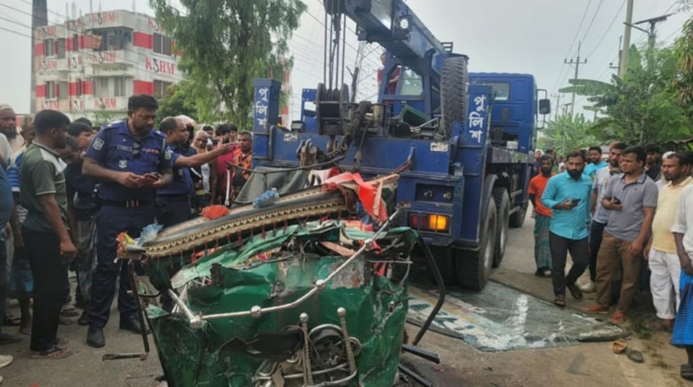 Fatal Head-On Collision Between Bus and Auto-Rickshaw in Mymensingh Leaves 7 Dead, Including Women and Children