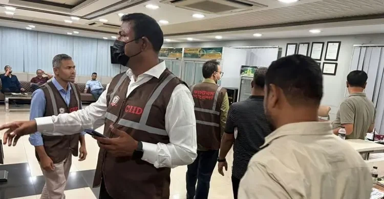 Customs Intelligence Seals Four Liquor Warehouses Owned by Father-in-Law of Youtuber Salman Muqtadir
