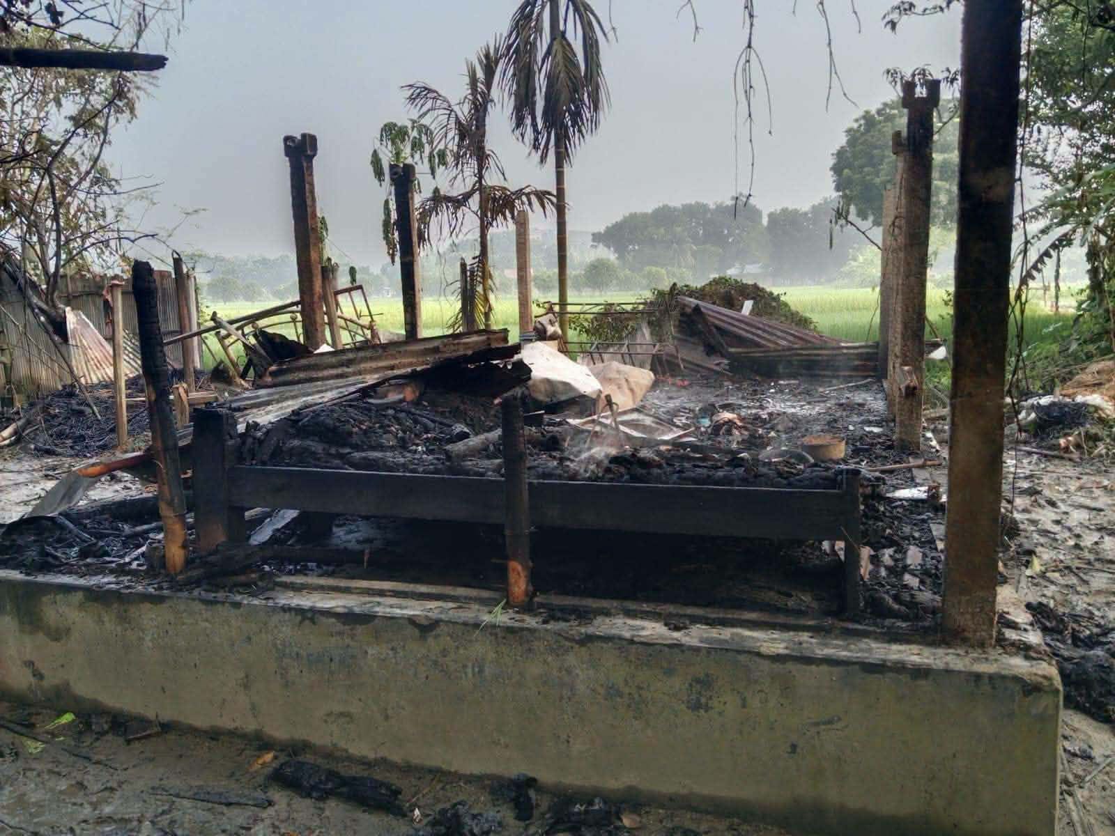 Devastating Fire in Ishwardi Destroys 3 Houses, Losses Estimated at BDT 5 Lakh