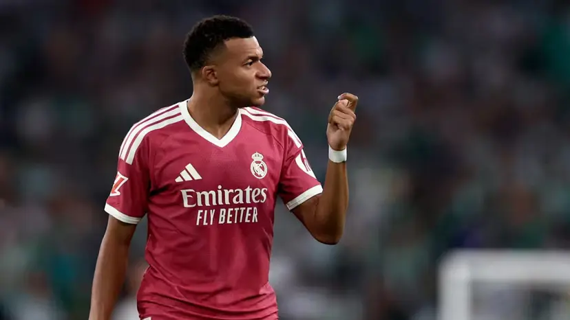 Media Debate Surrounds Kylian Mbappé’s Focus on Real Madrid vs. France National Team