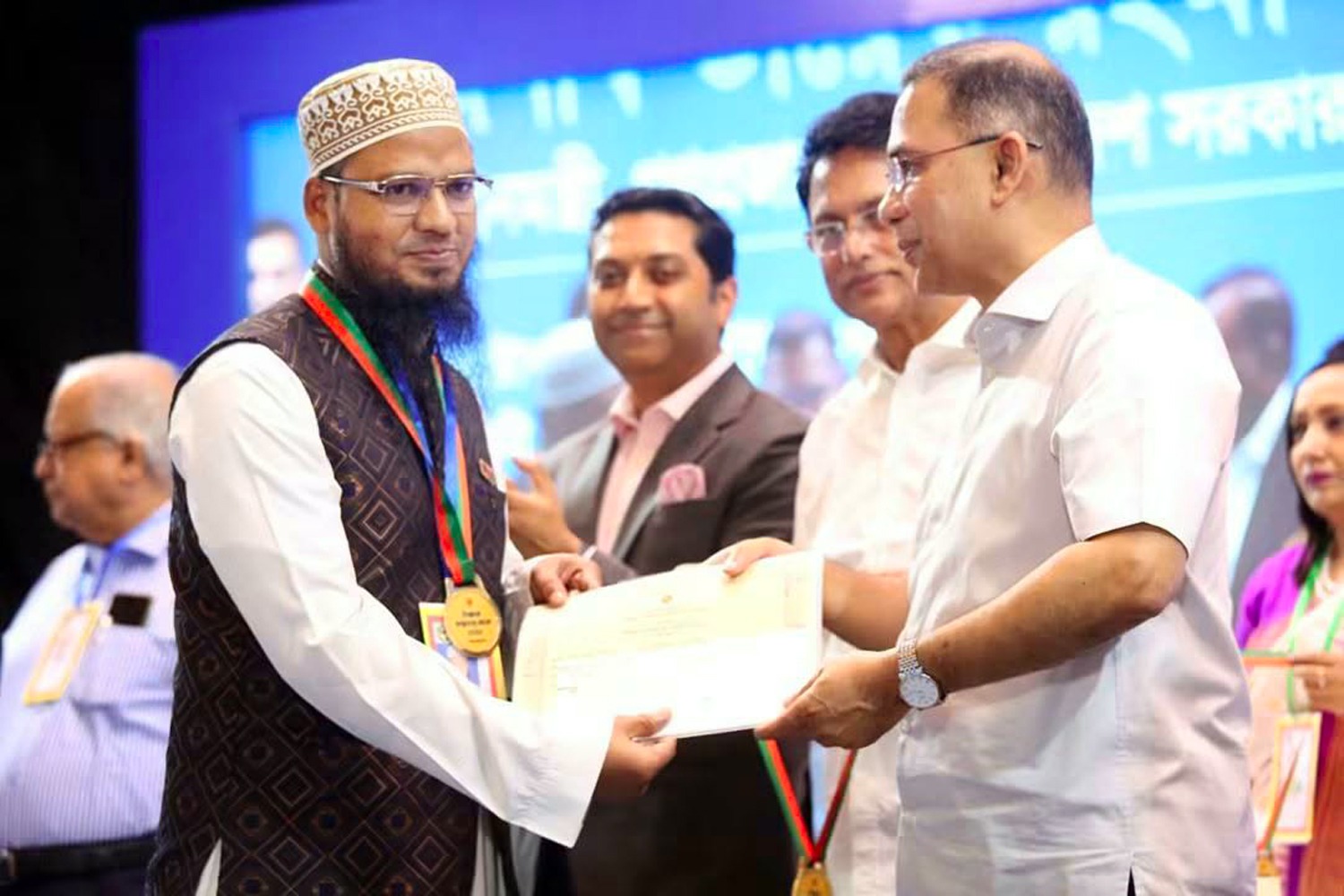 Pabna's Imran Hossain receives national Best Qualified Teacher award
