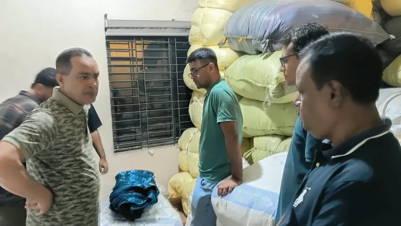 Police Seize 102 Sacks of Contraband Indian Clothing in Old Dhaka; 3 Arrested