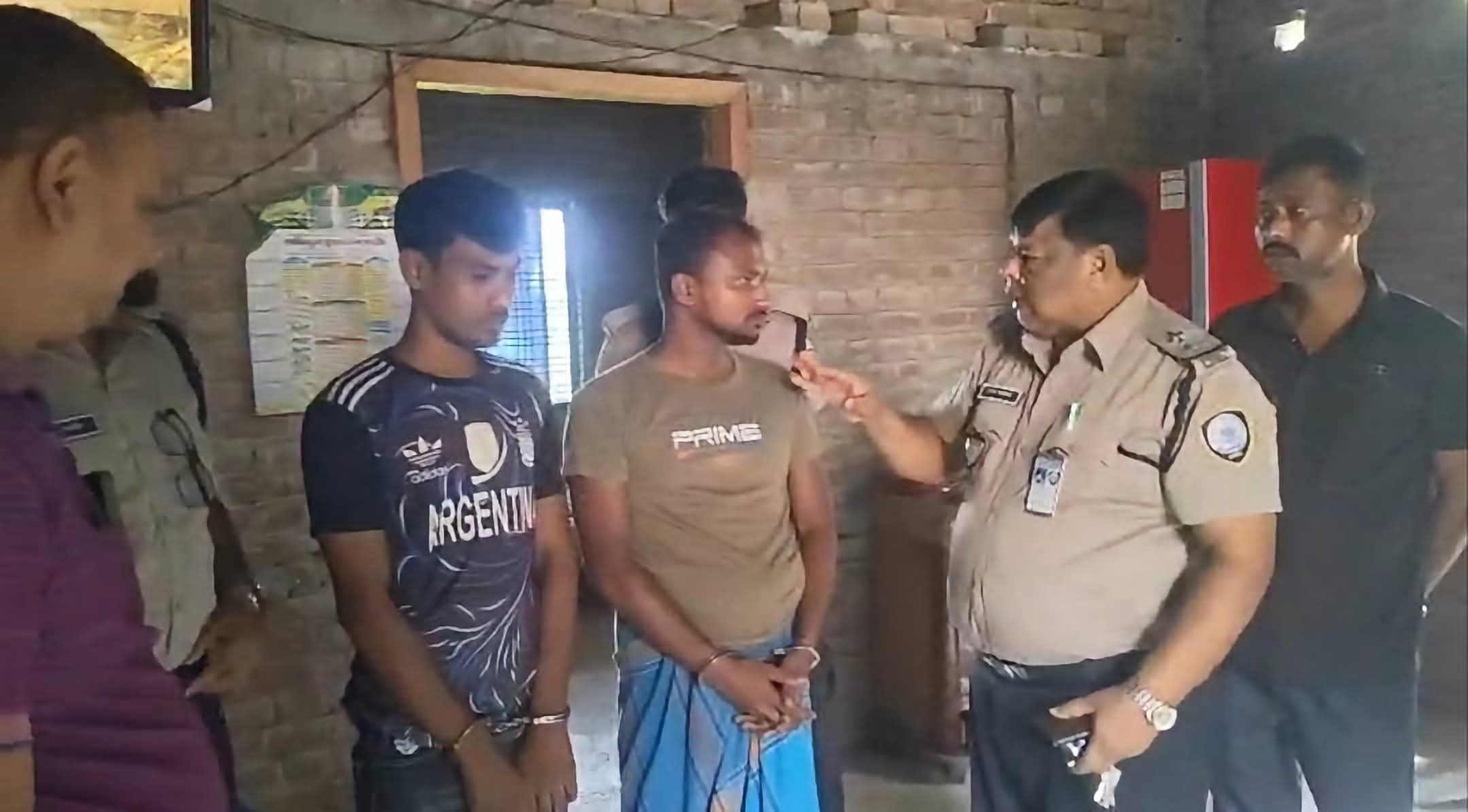 Tanti Dal Leader Detained While Consuming Drugs in Ishwardi, 50 Tapentadol Pills Seized