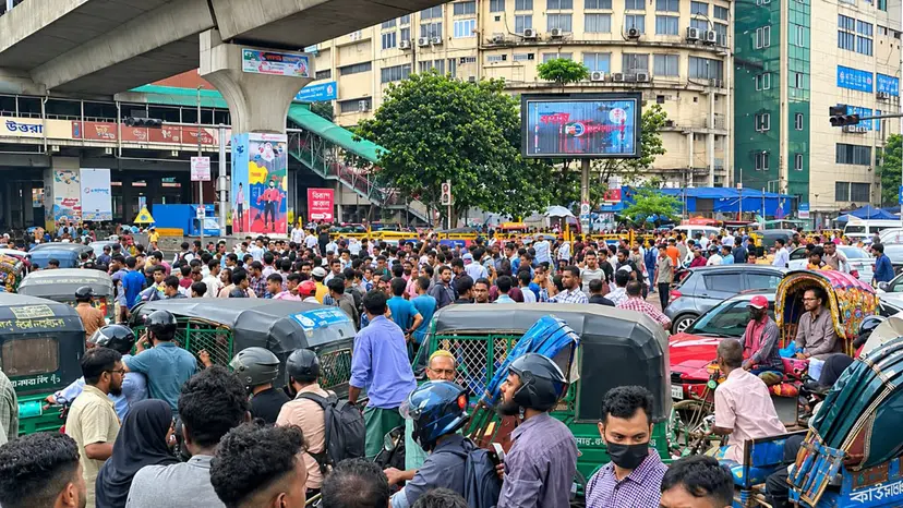 Jobseekers Block Shahbagh Following Youth Development Recruitment Exam Cancellation Over Question Leak