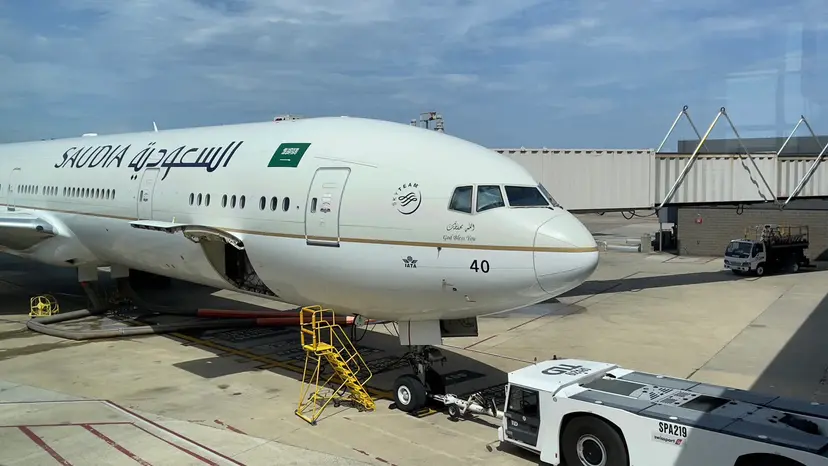 Yemen's Houthis Declare Ban on Saudi Airspace Except Holy Cities of Mecca and Medina; Warn Global Airlines of Target Risk