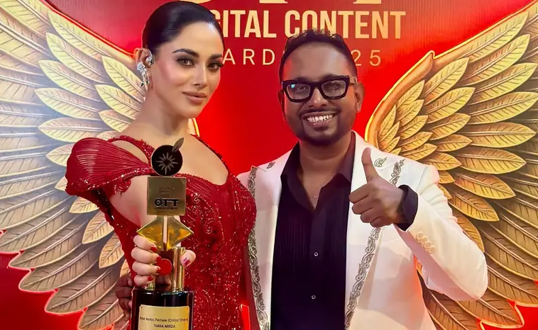 Actress Toma Mirza Penned Emotional Tribute to Director Raihan Rafi After Winning Best Actress OTT Award for 'Amolnama'