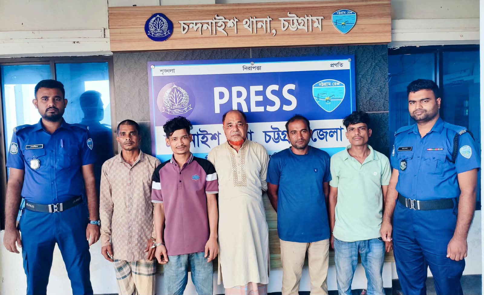 5 Accused Arrested with Drugs and Warrants in Special Police Drive in Chandanaish