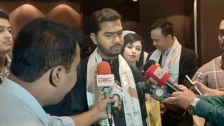 Govt to Resolve Visa Extensions for Stranded Expatriates via Bilateral Talks Once Saudi Situation Normalizes