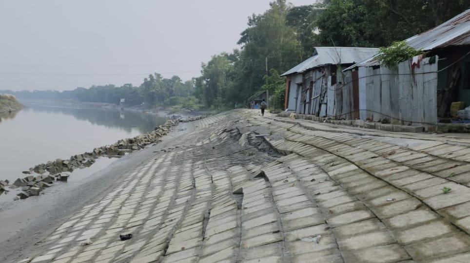 Tk 10 Crore Chhota Feni River Defense Project Collapses Within 6 Months Amid Allegations of Substandard Work