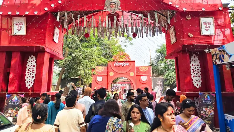 Bangladesh Puja Udjapan Parishad Issues 26-Point Directive Banning Excessive Lighting and Loudspeakers for Durga Puja