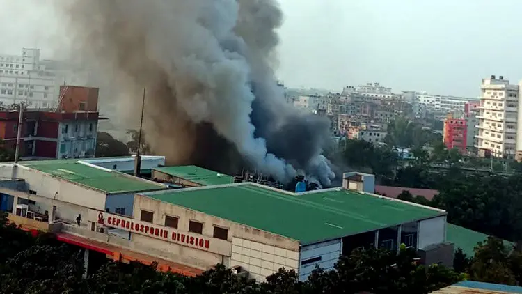 Fire Breaks Out at Ibn Sina Pharmaceutical Factory in Kaliakair, Gazipur; 3 Fire Service Units Mobilized