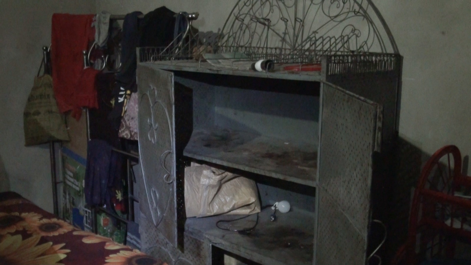 Burglars Break Locks of 5 Neighboring Houses in One Night, Loot Cash and Gold in Shibganj