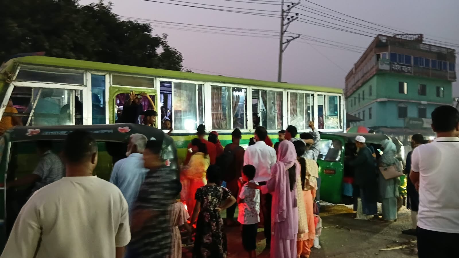 Commuters Return to Dhaka After Holidays Facing Extra Fares in Narsingdi