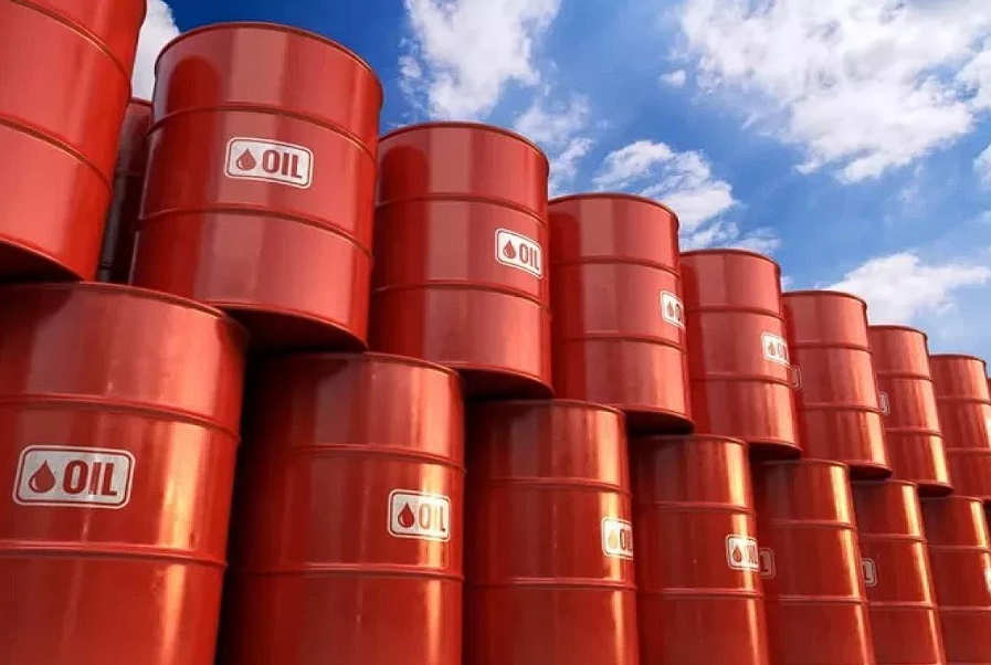 Oil Prices Reach Six-Month High Following Houthi Attacks
