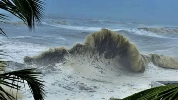Cyclone 'Arnab' Rapidly Intensifies Over Bay of Bengal; Ports Hoist Distant Warning Signal No. 2
