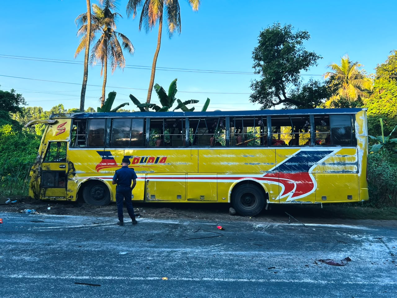 20 Injured as Passenger Bus Overturns on Chattogram–Cox’s Bazar Highway, Traffic Disrupted