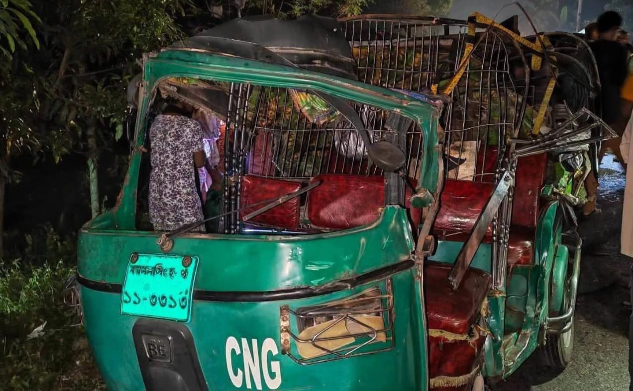 Expatriate Killed, 4 Injured in Bus-CNG Collision in Sherpur